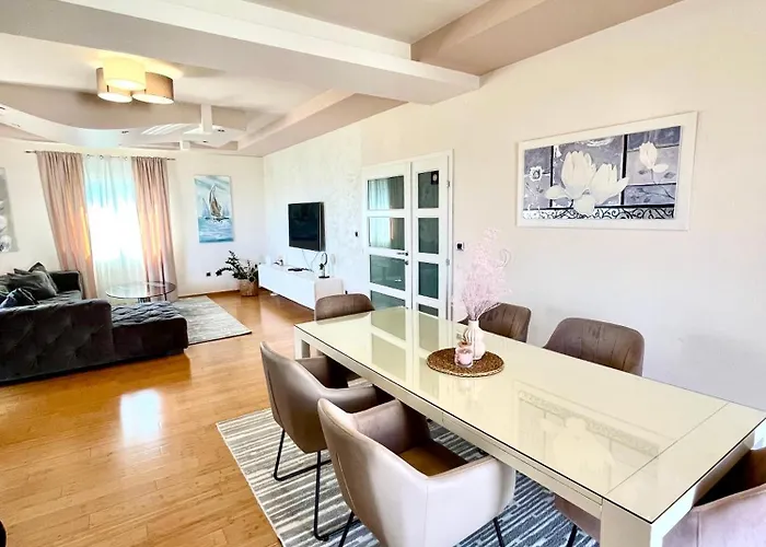 Apartments Lupe